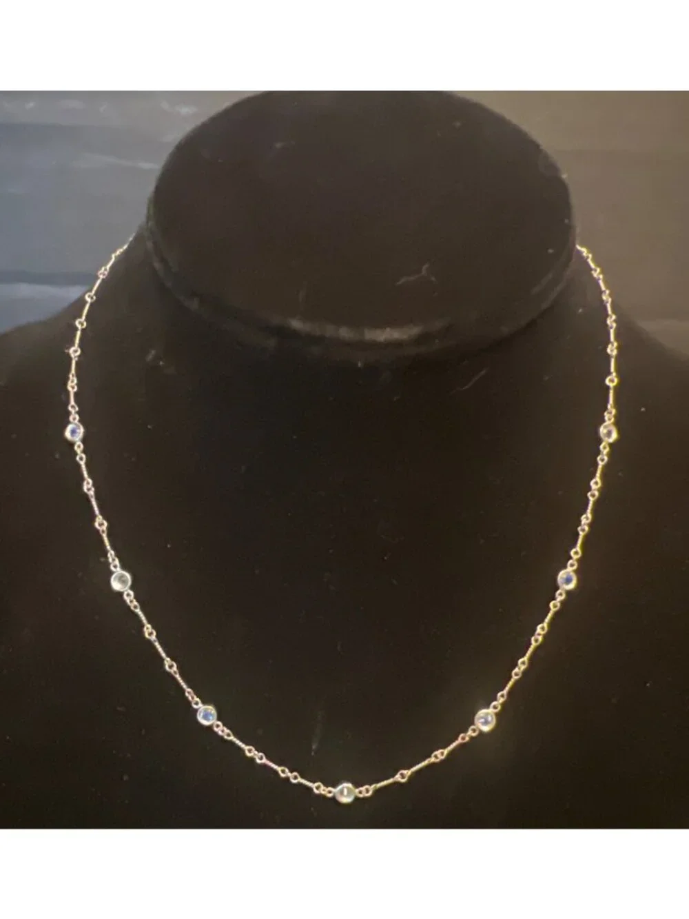 18K White Gold Sapphire 16